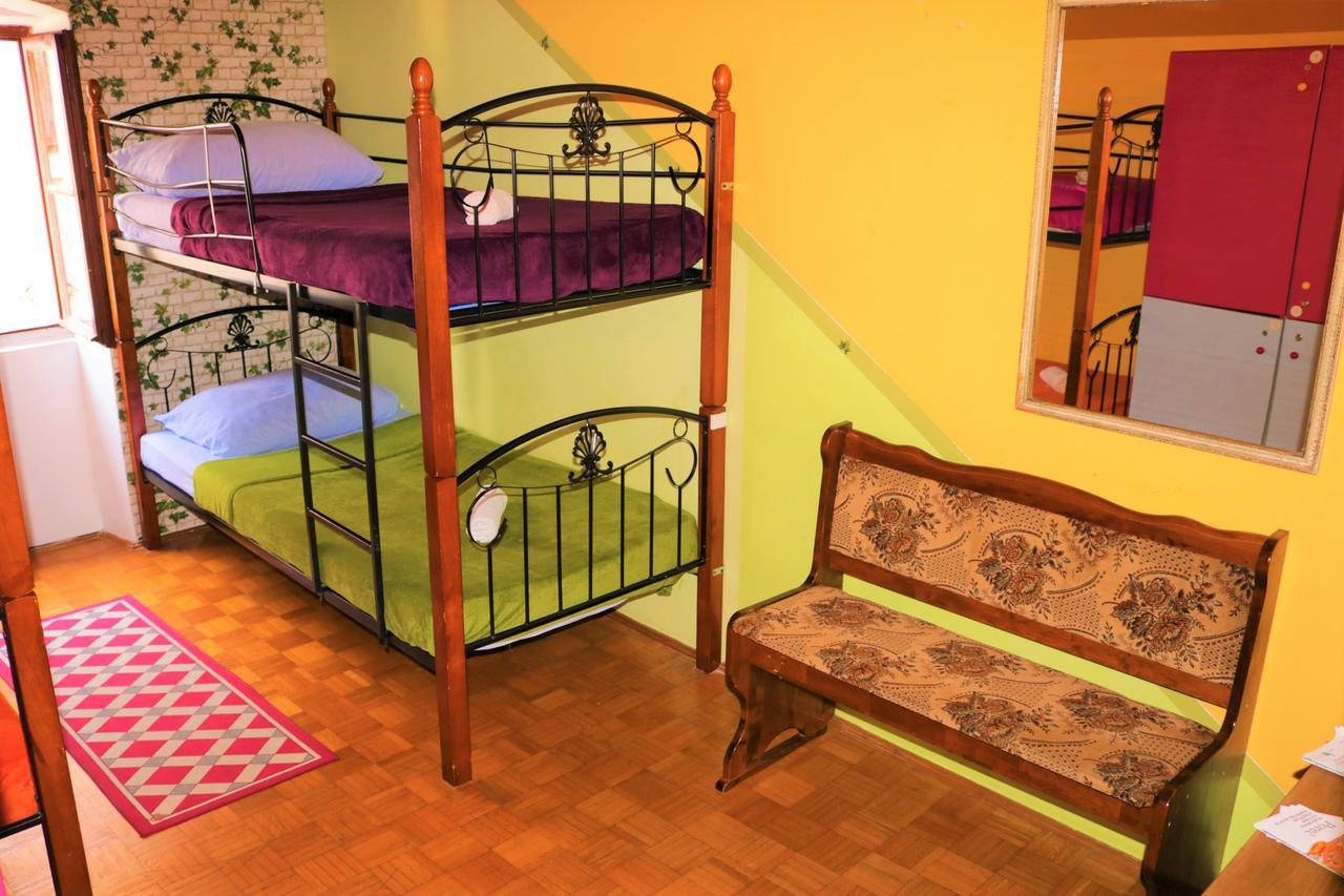 Hostel Alma 2 Porec Exterior photo